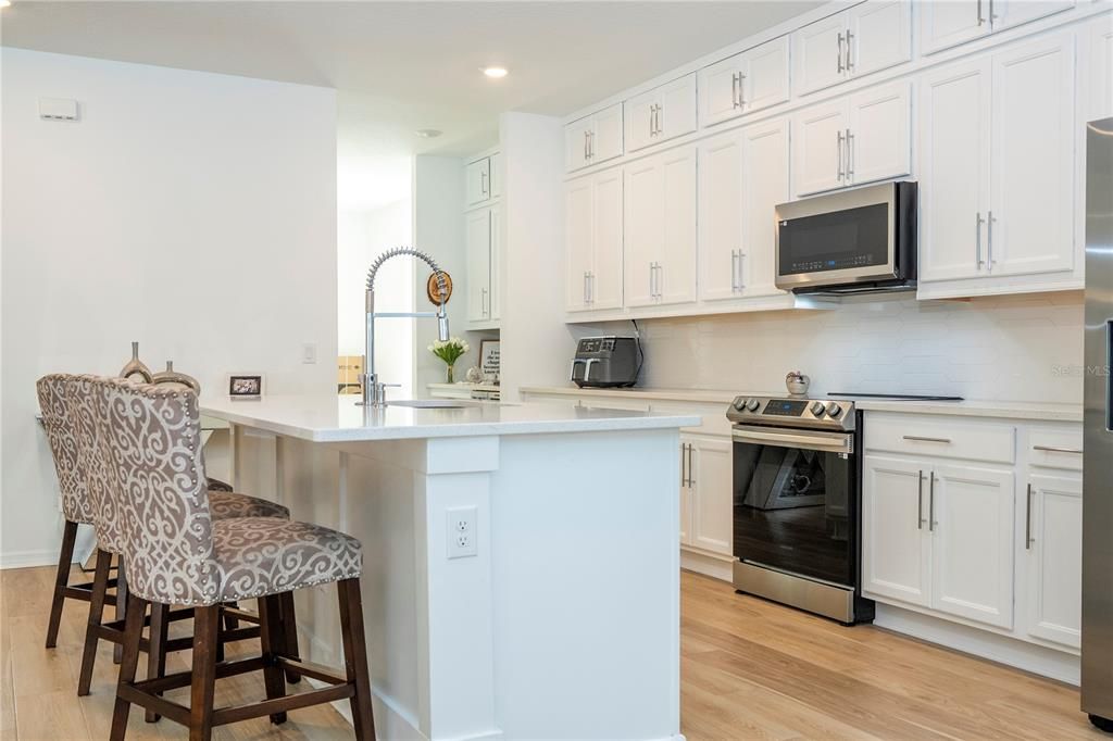 For Rent: $4,800 (5 beds, 4 baths, 3533 Square Feet)