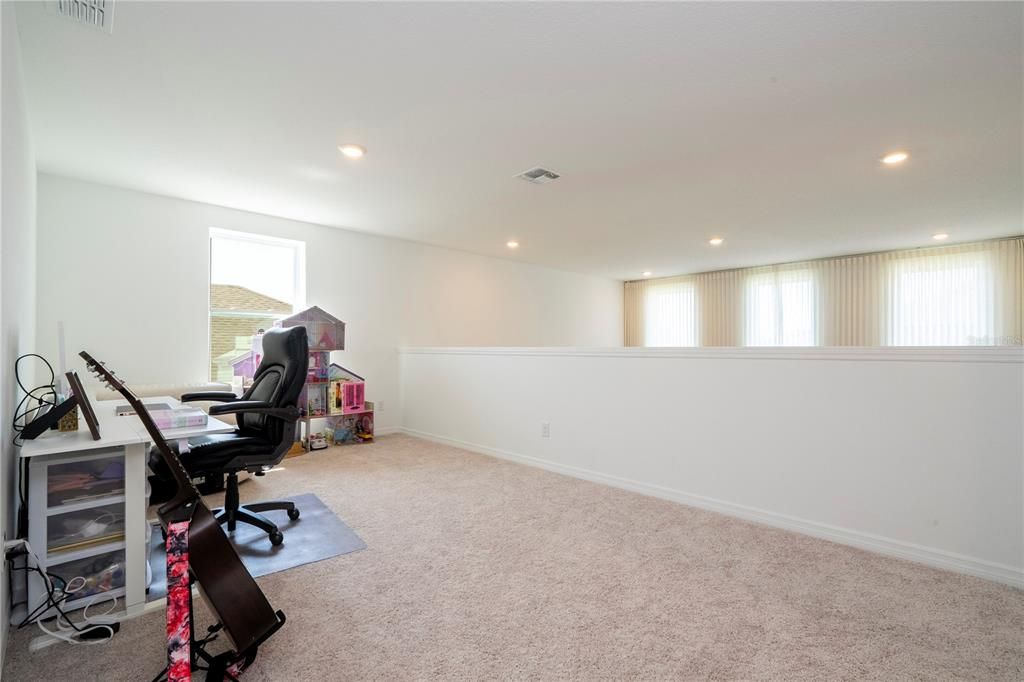 For Rent: $4,800 (5 beds, 4 baths, 3533 Square Feet)