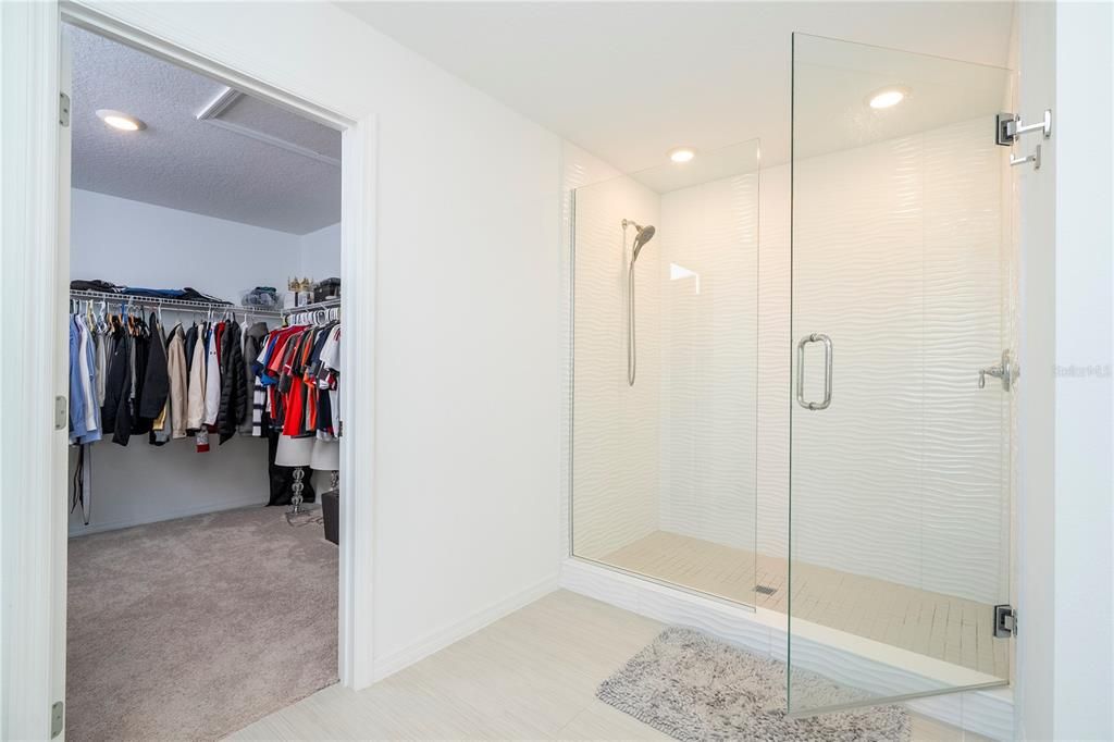 For Rent: $4,800 (5 beds, 4 baths, 3533 Square Feet)