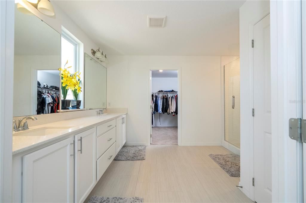 For Rent: $4,800 (5 beds, 4 baths, 3533 Square Feet)