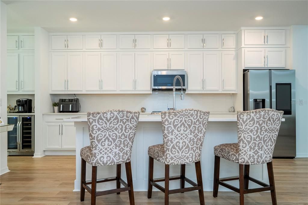 For Rent: $4,800 (5 beds, 4 baths, 3533 Square Feet)