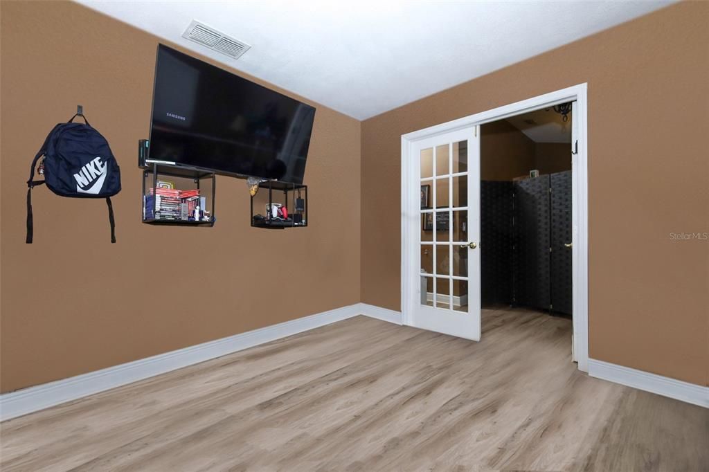 For Sale: $422,000 (3 beds, 2 baths, 1825 Square Feet)