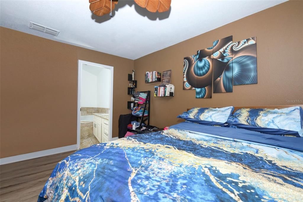 For Sale: $422,000 (3 beds, 2 baths, 1825 Square Feet)