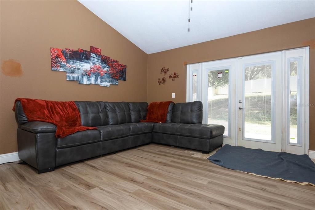 For Sale: $422,000 (3 beds, 2 baths, 1825 Square Feet)