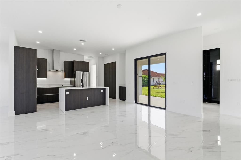 待售: $440,000 (4 贝兹, 3 浴室, 1855 平方英尺)