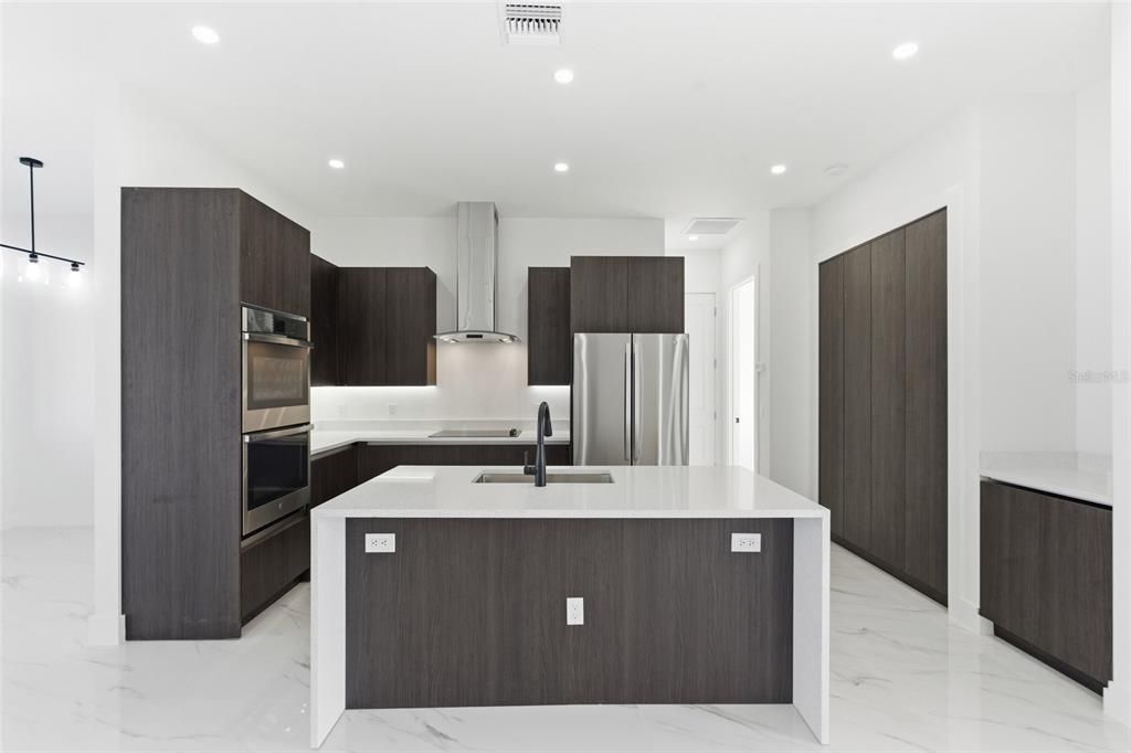 待售: $440,000 (4 贝兹, 3 浴室, 1855 平方英尺)