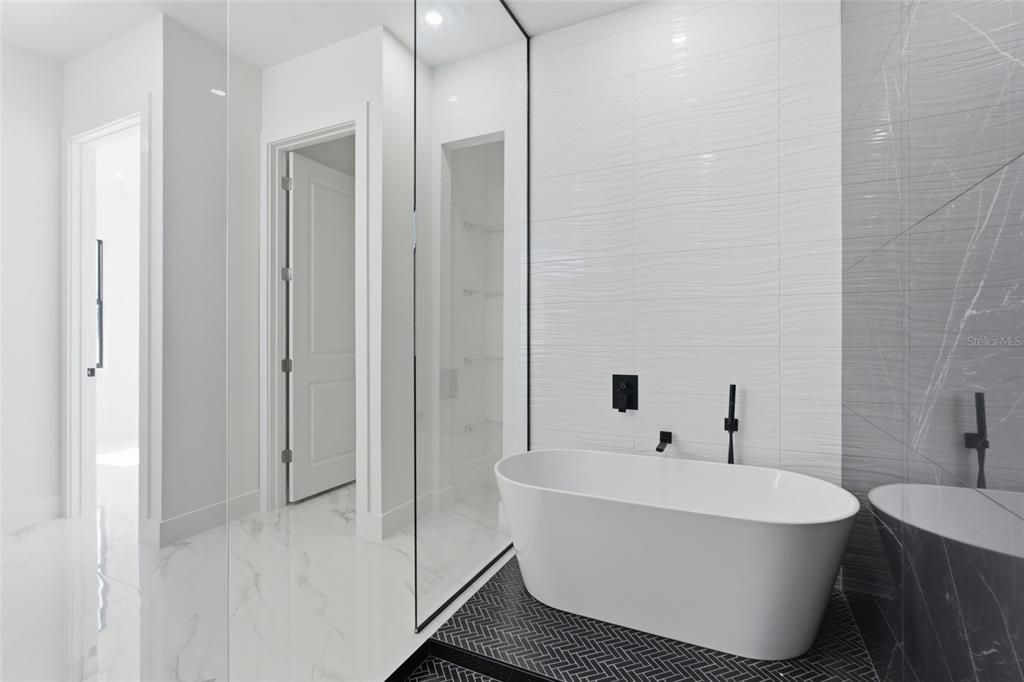 待售: $440,000 (4 贝兹, 3 浴室, 1855 平方英尺)