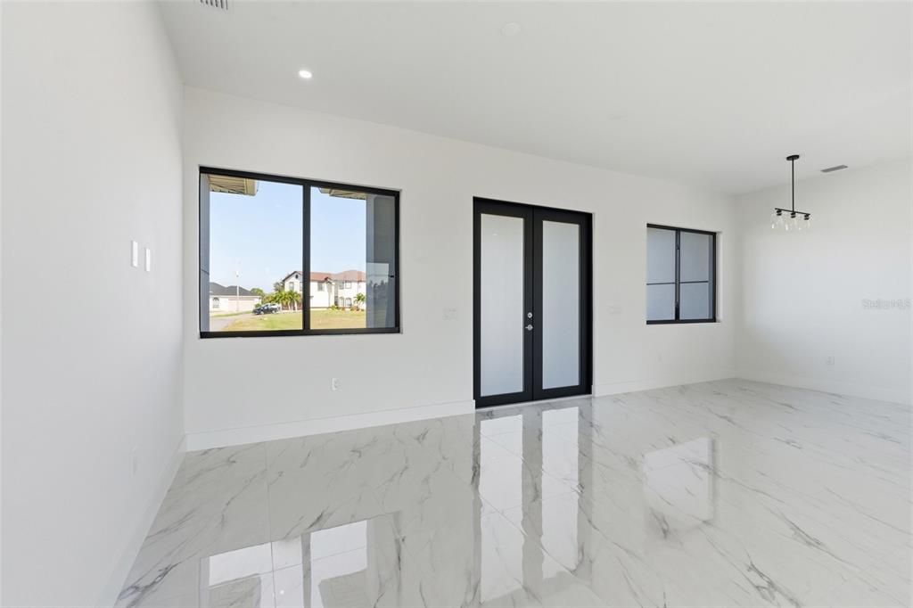 待售: $440,000 (4 贝兹, 3 浴室, 1855 平方英尺)