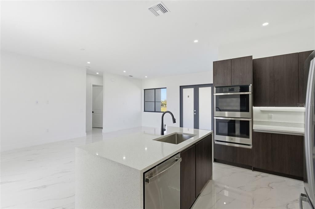 待售: $440,000 (4 贝兹, 3 浴室, 1855 平方英尺)