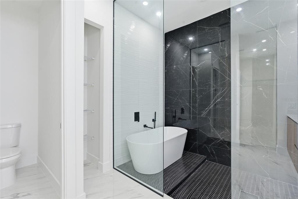 待售: $440,000 (4 贝兹, 3 浴室, 1855 平方英尺)