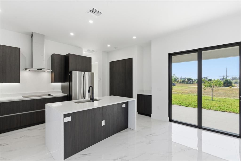 待售: $440,000 (4 贝兹, 3 浴室, 1855 平方英尺)