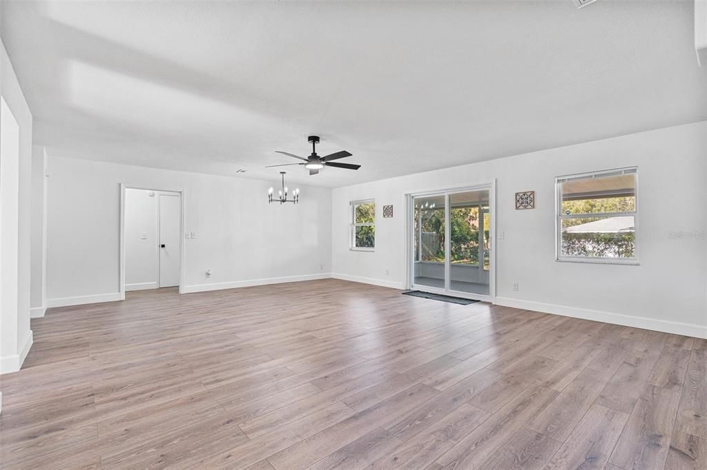 For Sale: $329,000 (3 beds, 2 baths, 1388 Square Feet)