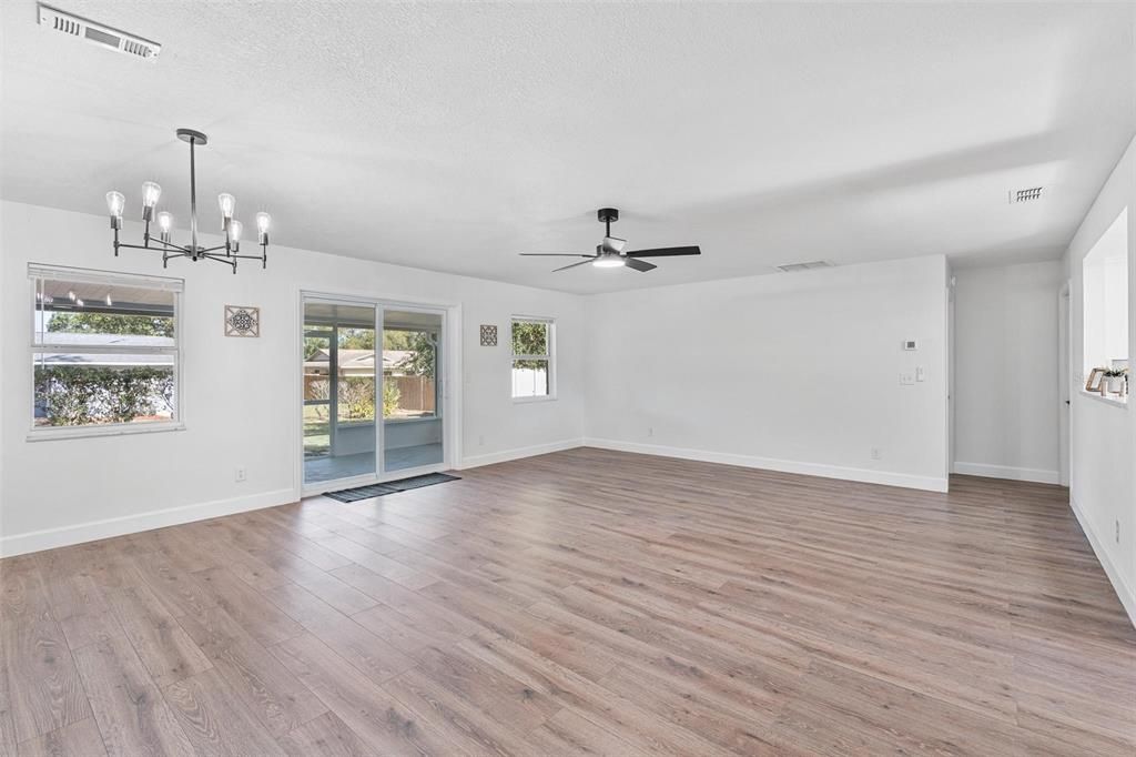 For Sale: $329,000 (3 beds, 2 baths, 1388 Square Feet)