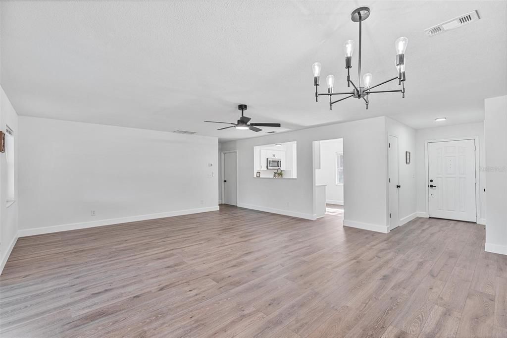 For Sale: $329,000 (3 beds, 2 baths, 1388 Square Feet)