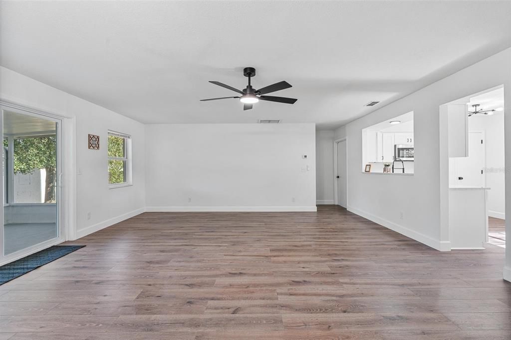 For Sale: $329,000 (3 beds, 2 baths, 1388 Square Feet)