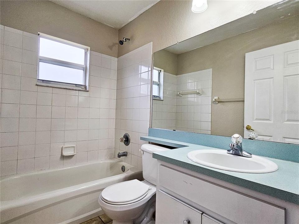 出租: $2,000 (3 贝兹, 2 浴室, 1434 平方英尺)