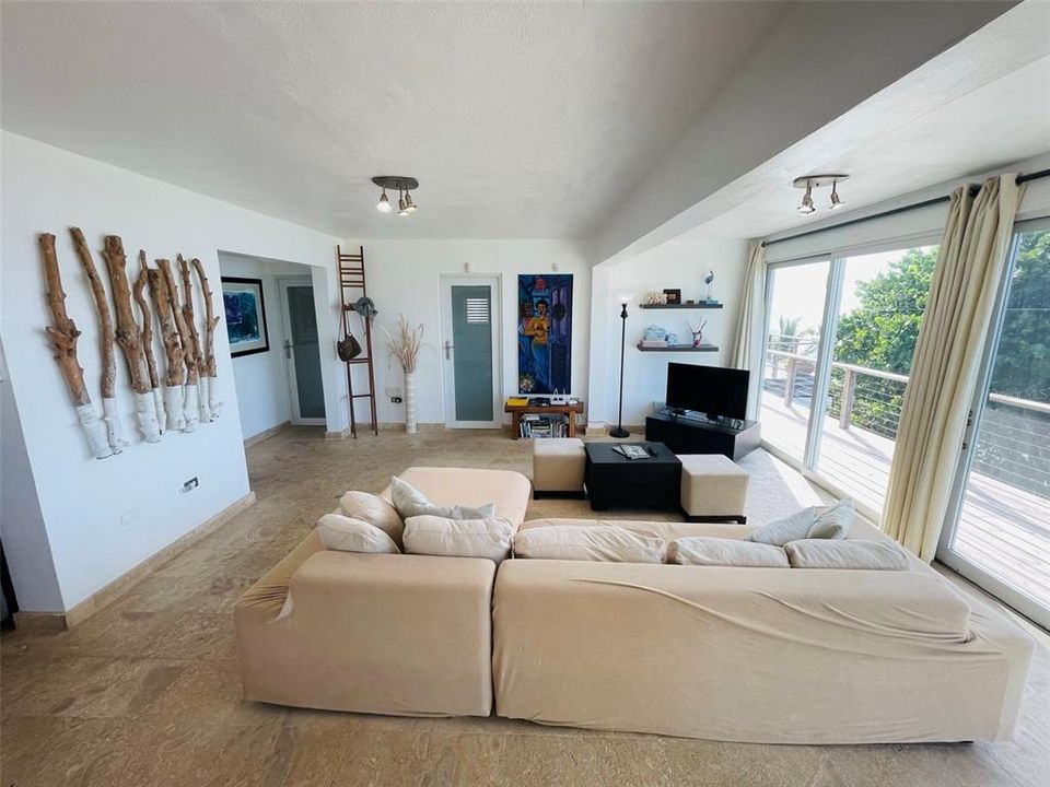 En Venta: $950,000 (4 camas, 3 baños, 3019 Pies cuadrados)