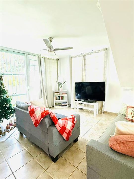 En Venta: $395,000 (4 camas, 2 baños, 0 Pies cuadrados)