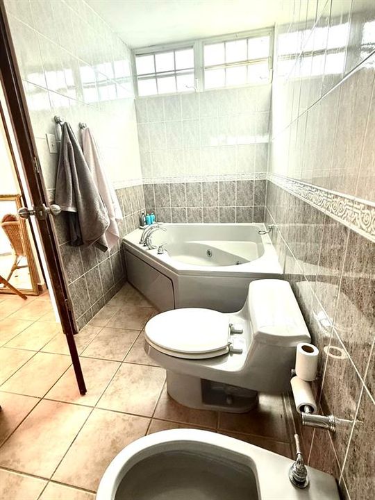 En Venta: $395,000 (4 camas, 2 baños, 0 Pies cuadrados)