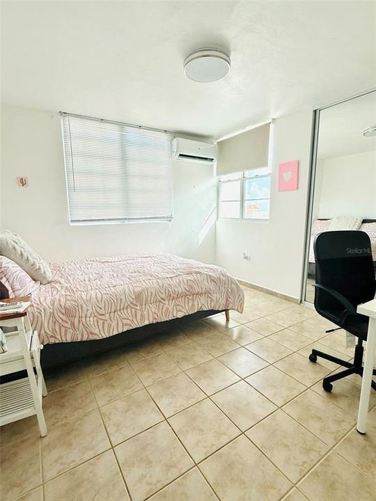 En Venta: $395,000 (4 camas, 2 baños, 0 Pies cuadrados)