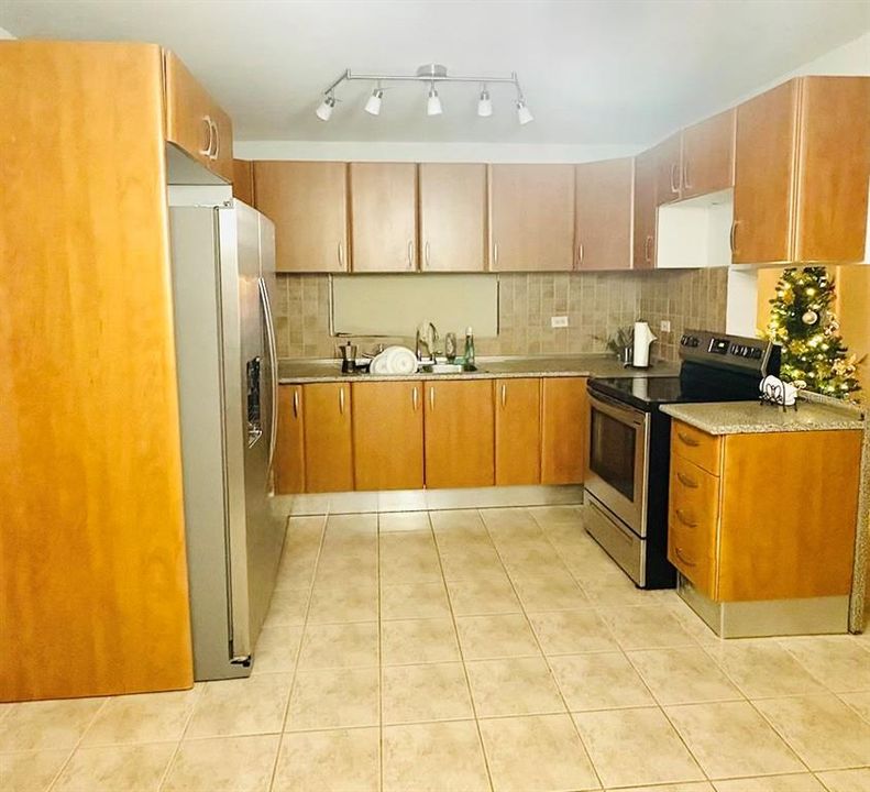 En Venta: $395,000 (4 camas, 2 baños, 0 Pies cuadrados)