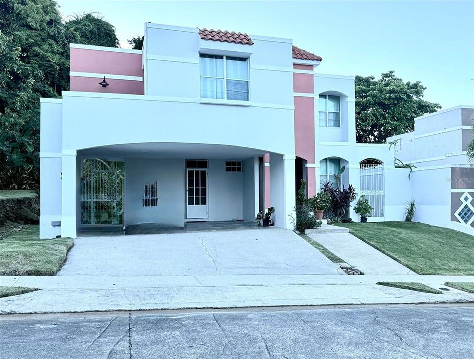 En Venta: $395,000 (4 camas, 2 baños, 0 Pies cuadrados)
