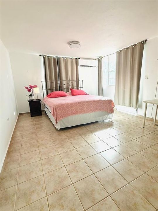 En Venta: $395,000 (4 camas, 2 baños, 0 Pies cuadrados)