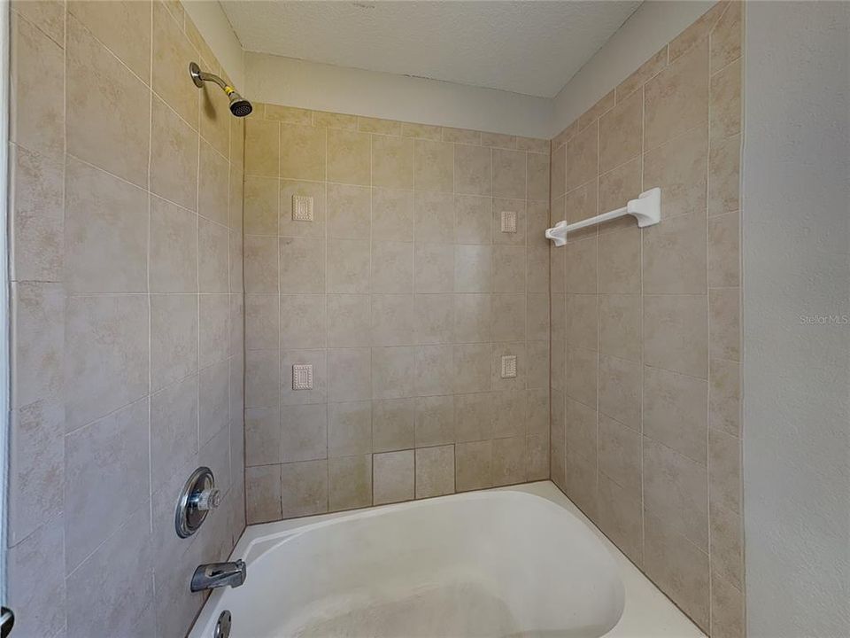 En Renta: $2,129 (3 camas, 2 baños, 1592 Pies cuadrados)