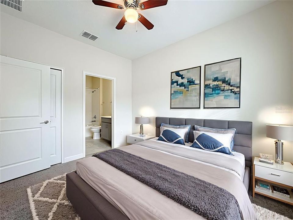 For Sale: $299,000 (2 beds, 2 baths, 1374 Square Feet)