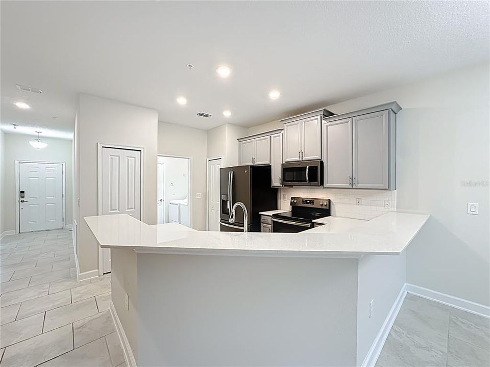 For Sale: $299,000 (2 beds, 2 baths, 1374 Square Feet)