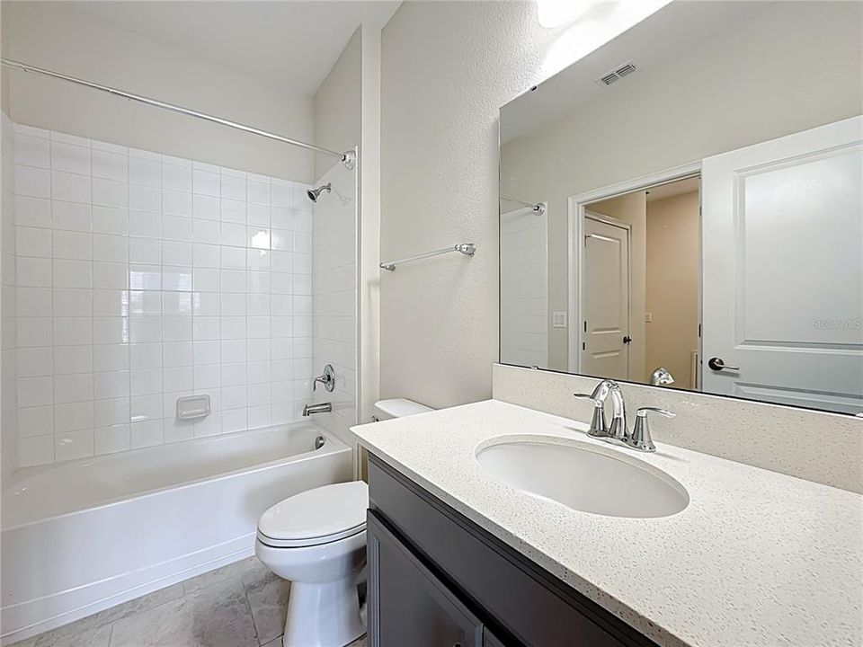 For Sale: $299,000 (2 beds, 2 baths, 1374 Square Feet)