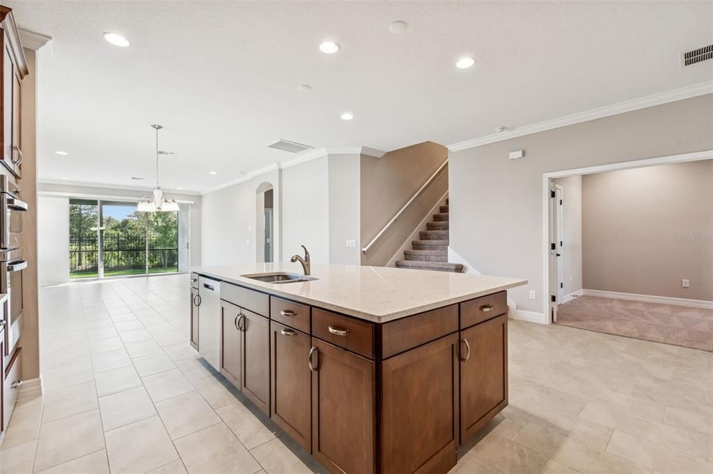 For Sale: $605,000 (3 beds, 3 baths, 2198 Square Feet)