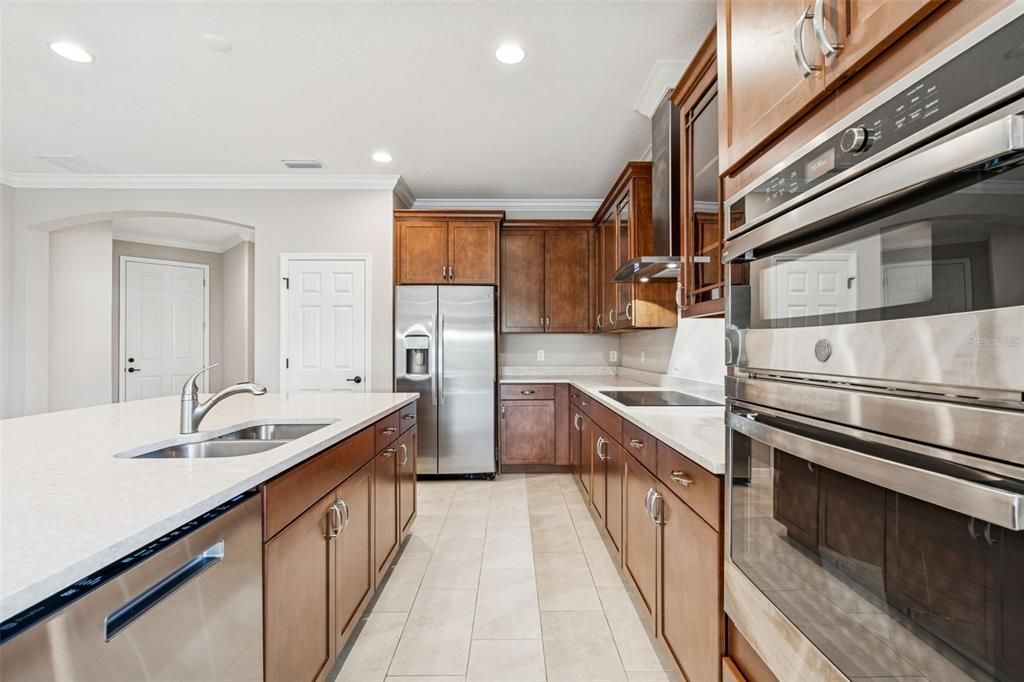 For Sale: $605,000 (3 beds, 3 baths, 2198 Square Feet)