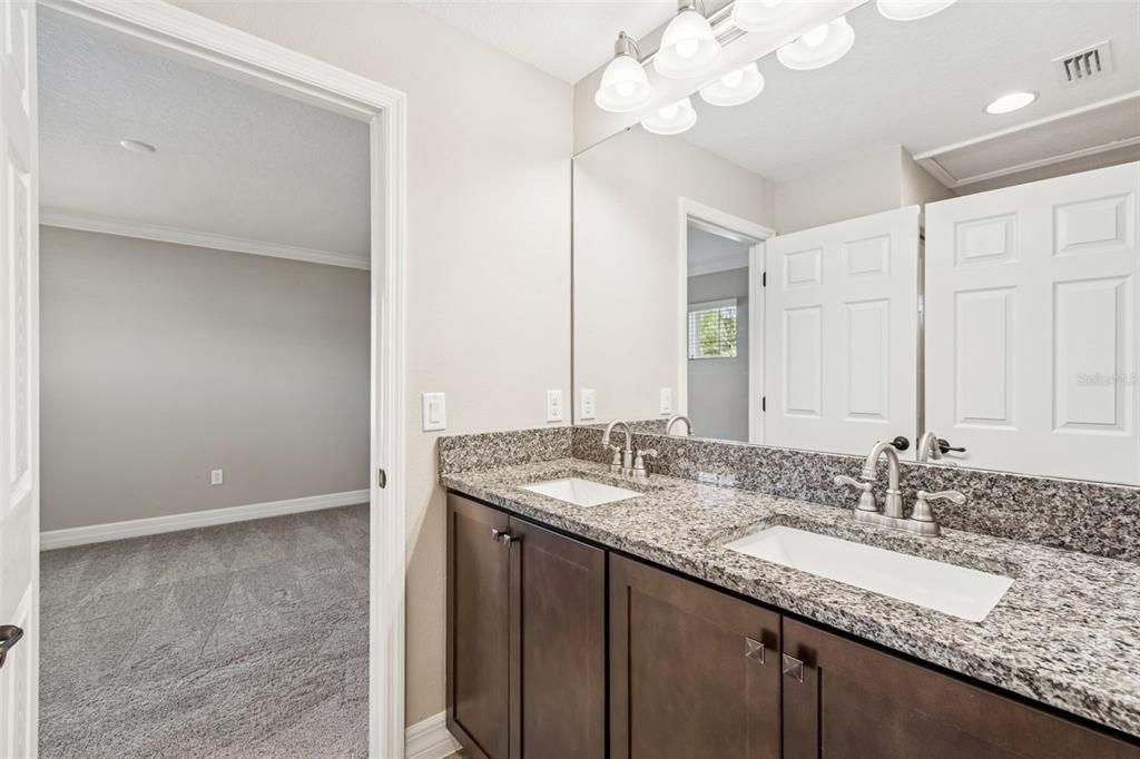 For Sale: $605,000 (3 beds, 3 baths, 2198 Square Feet)