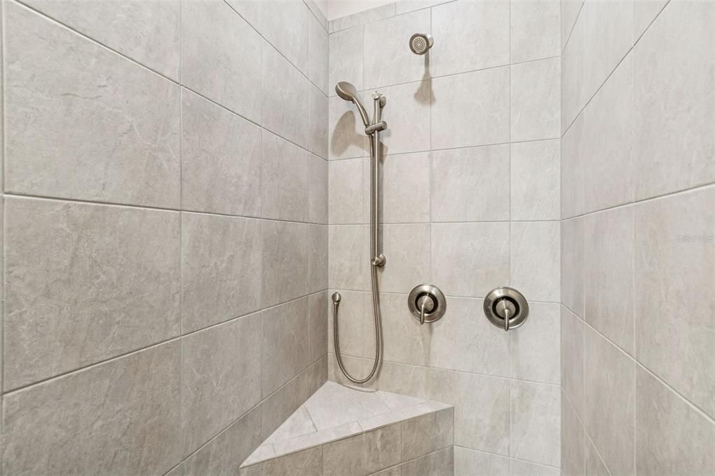 For Sale: $605,000 (3 beds, 3 baths, 2198 Square Feet)