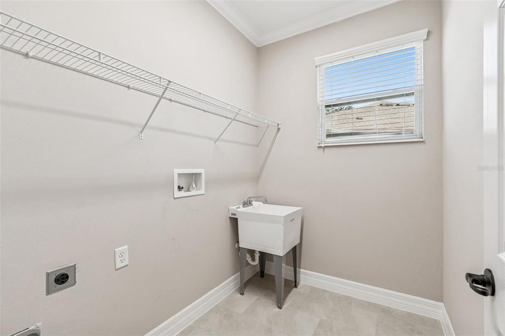 For Sale: $605,000 (3 beds, 3 baths, 2198 Square Feet)