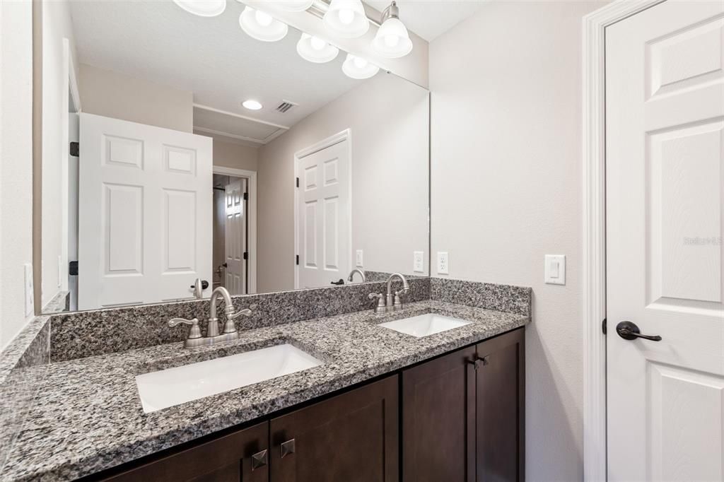 For Sale: $605,000 (3 beds, 3 baths, 2198 Square Feet)