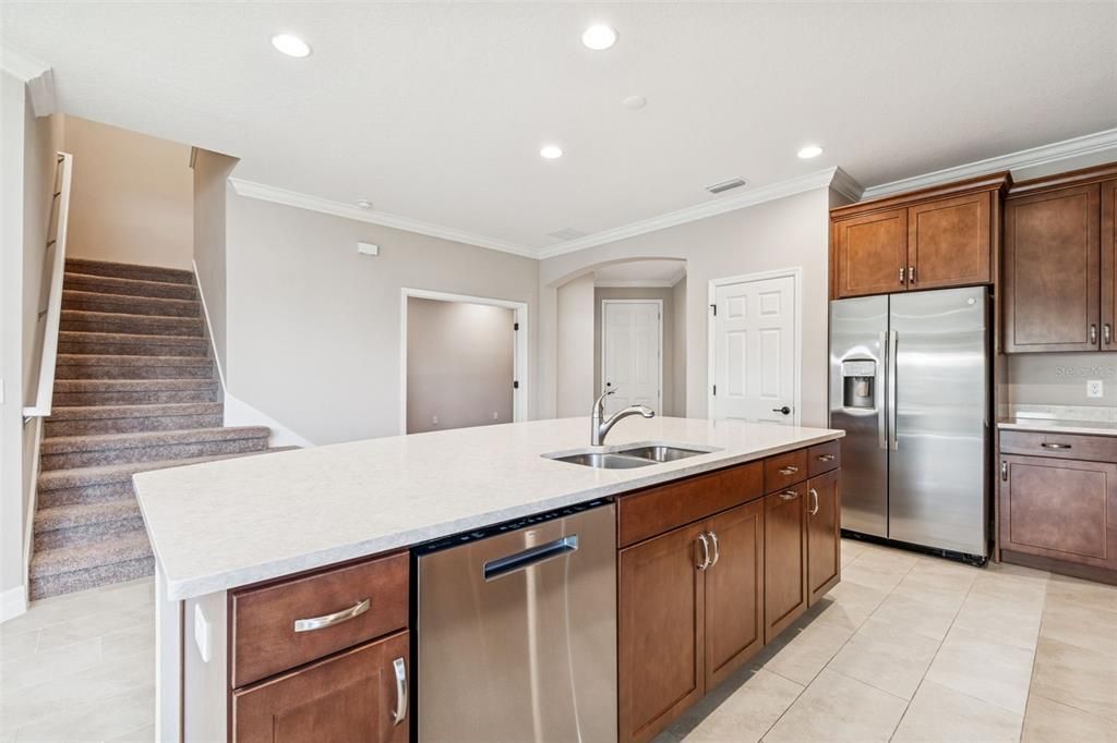 For Sale: $605,000 (3 beds, 3 baths, 2198 Square Feet)