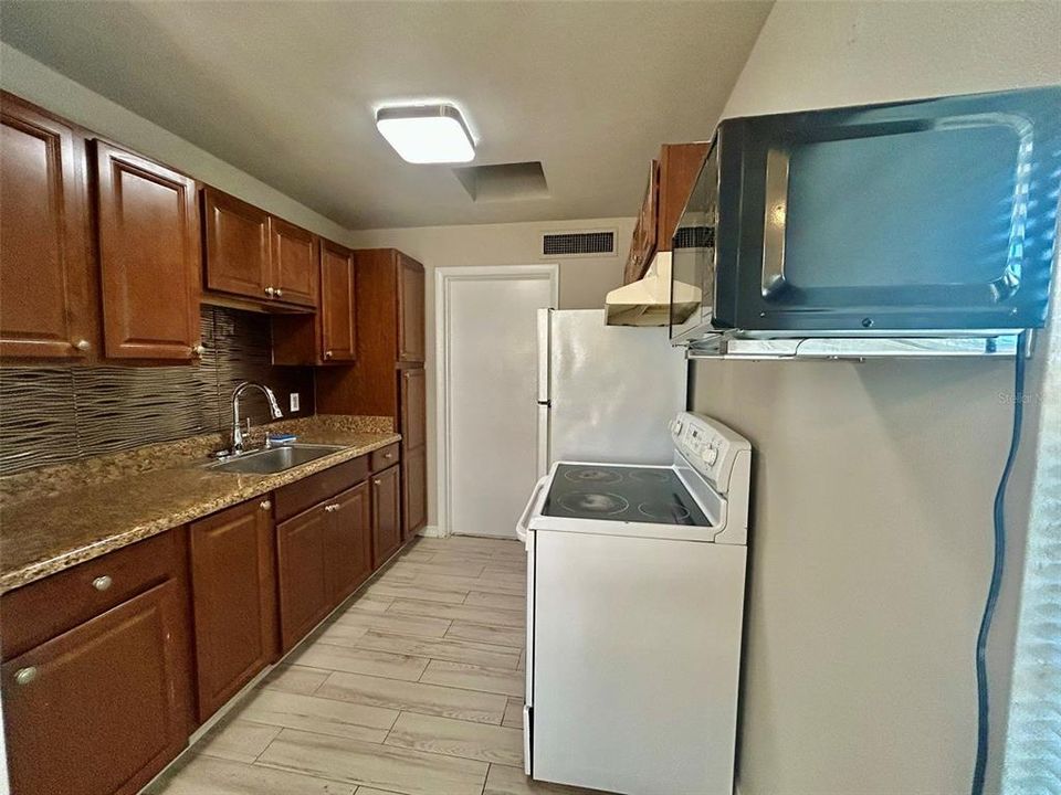 В аренду: $1,550 (2 спален, 1 ванн, 1031 Квадратных фут)