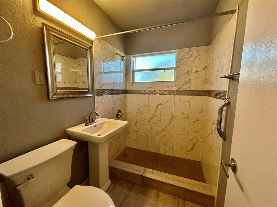 В аренду: $1,550 (2 спален, 1 ванн, 1031 Квадратных фут)