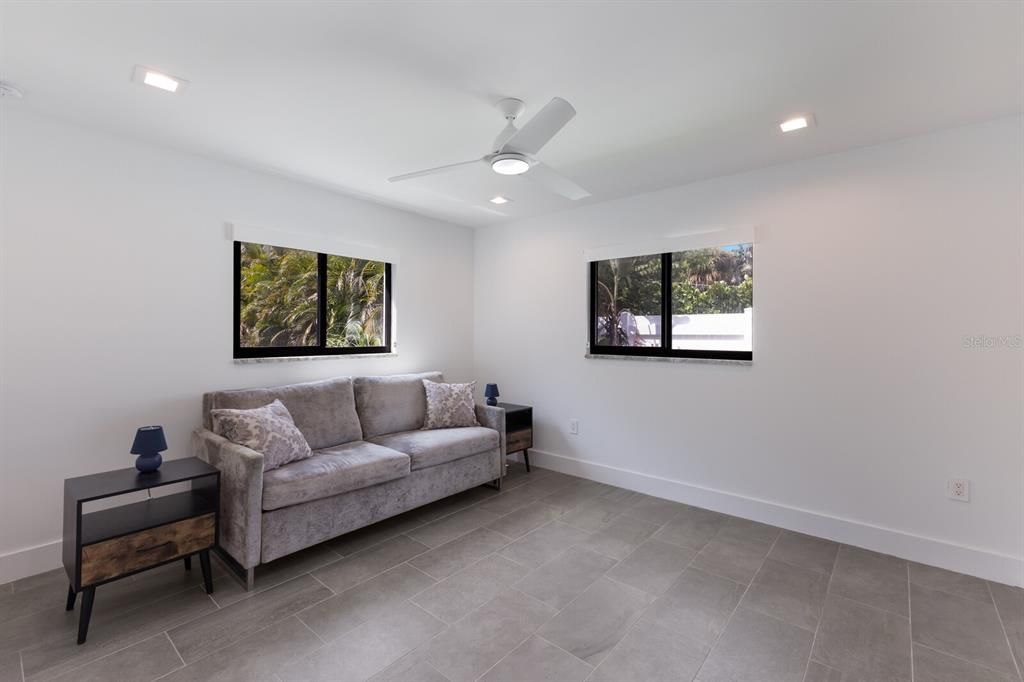 待售: $1,270,000 (4 贝兹, 3 浴室, 2609 平方英尺)