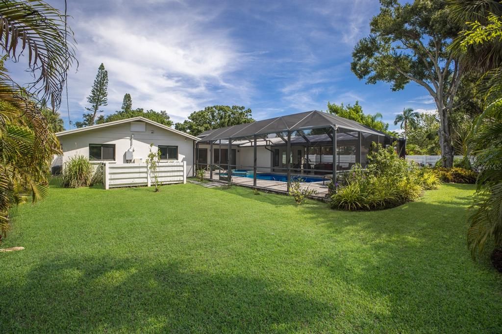 待售: $1,270,000 (4 贝兹, 3 浴室, 2609 平方英尺)