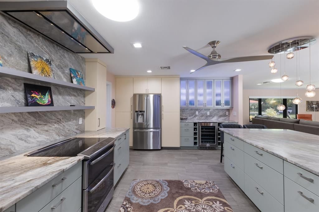 待售: $1,270,000 (4 贝兹, 3 浴室, 2609 平方英尺)