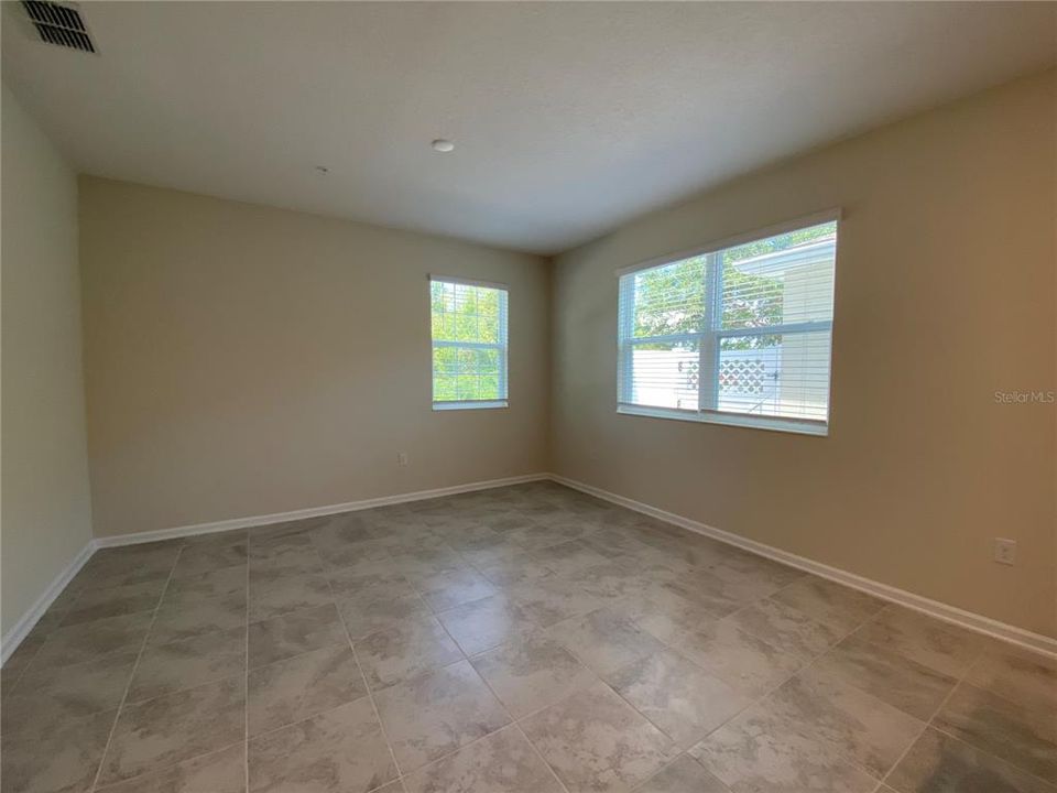 For Rent: $2,600 (3 beds, 2 baths, 1731 Square Feet)