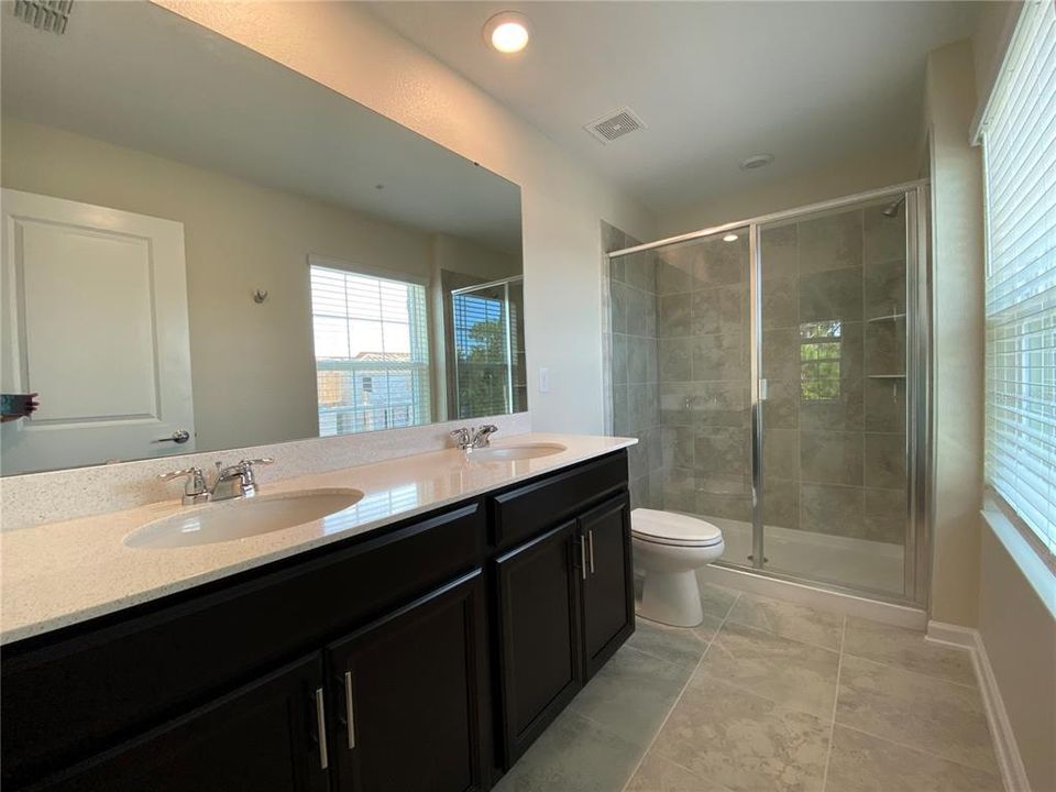 For Rent: $2,600 (3 beds, 2 baths, 1731 Square Feet)