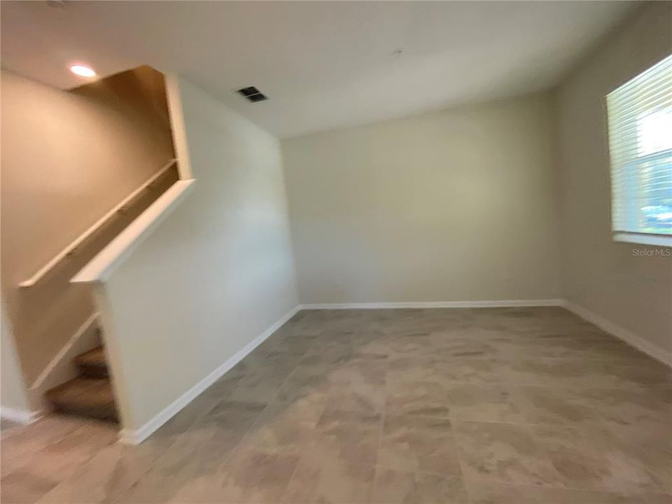 For Rent: $2,600 (3 beds, 2 baths, 1731 Square Feet)