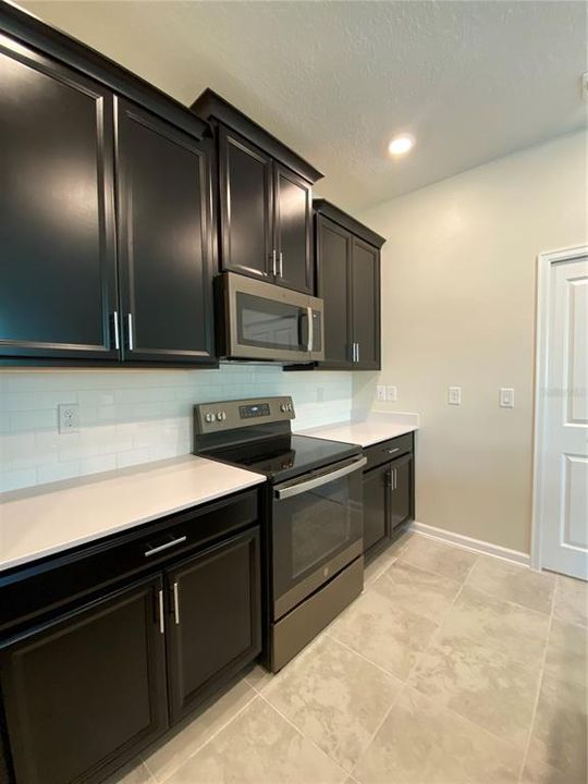 For Rent: $2,600 (3 beds, 2 baths, 1731 Square Feet)