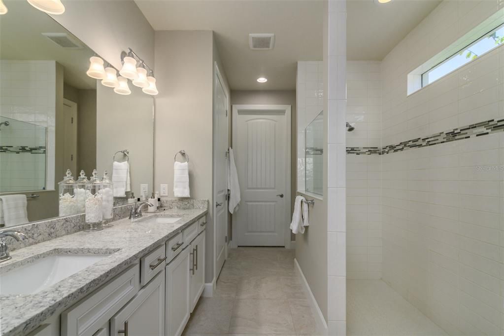 В аренду: $5,500 (3 спален, 2 ванн, 2014 Квадратных фут)