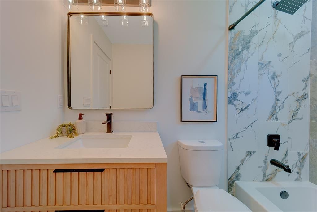 На продажу: $549,900 (3 спален, 2 ванн, 1135 Квадратных фут)