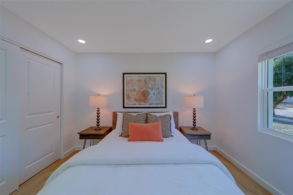 На продажу: $549,900 (3 спален, 2 ванн, 1135 Квадратных фут)